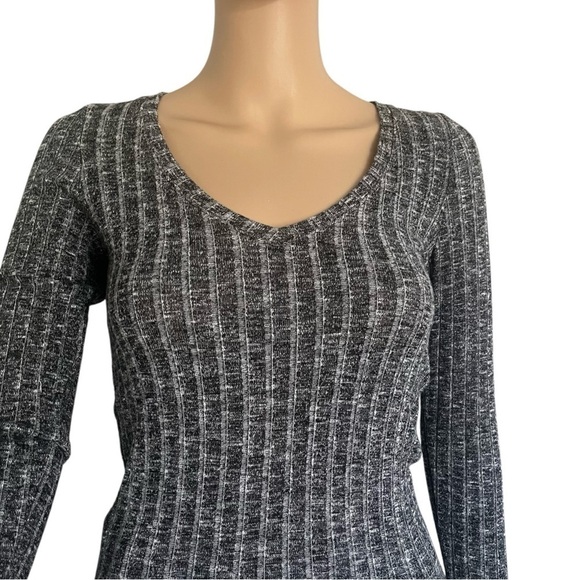 Express OneEleven tight knit top gray white marble V neck long sleeves Women M - Picture 2 of 12
